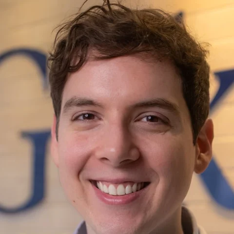 Dr. Gabriel Leão